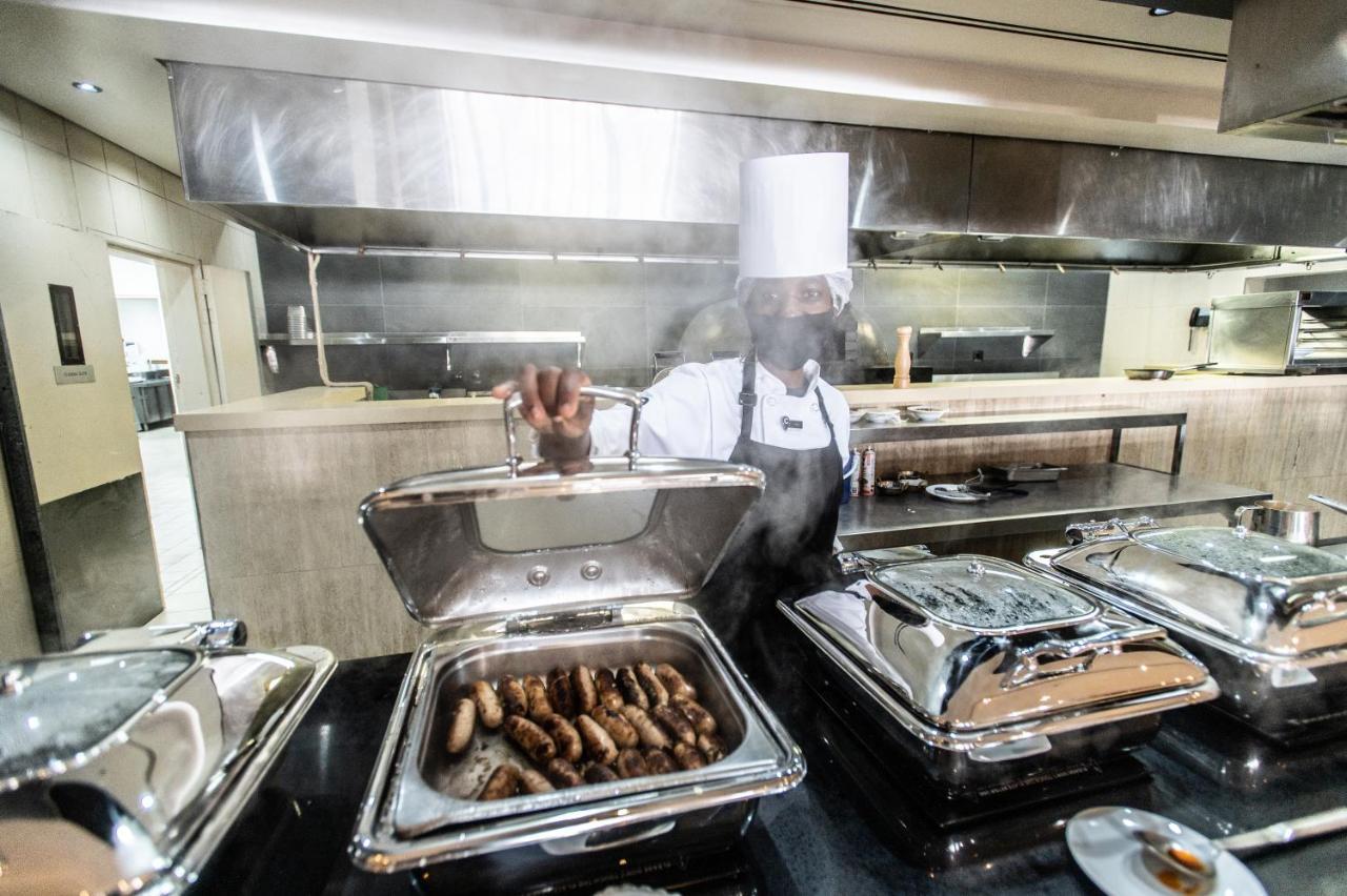 The Capital Zimbali Hotel Ballito Eksteriør billede A commercial kitchen