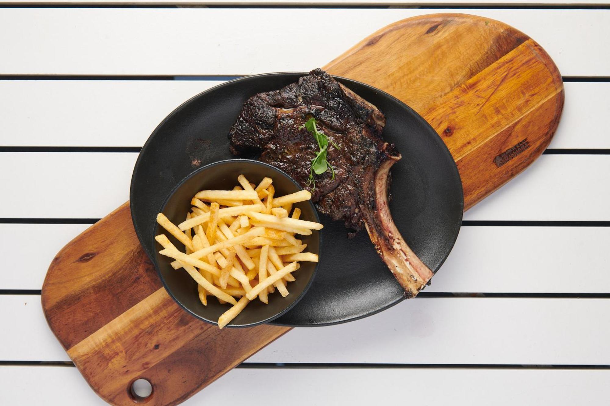 The Capital Zimbali Hotel Ballito Eksteriør billede A steak and chips meal